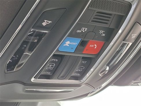 Used 2025 Jeep Grand Cherokee Laredo X image 26