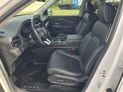 Certified 2025 Honda Pilot Elite image 12