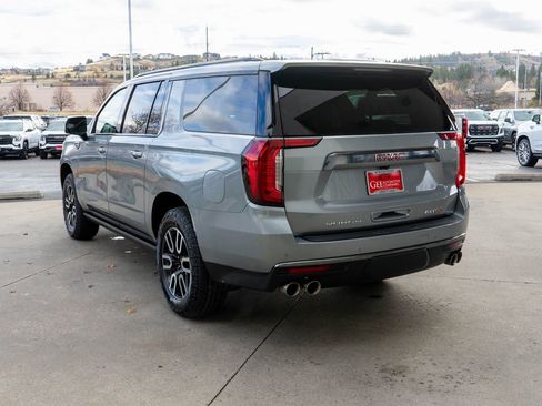 Used 2023 GMC Yukon XL AT4 w/ AT4 Premium Plus Package image 5