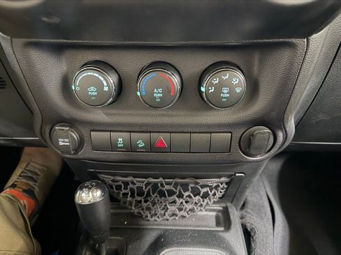 Used 2017 Jeep Wrangler Unlimited Sport w/ Connectivity Group image 25