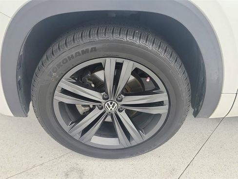 Used 2022 Volkswagen Atlas Cross Sport SEL R-Line image 31
