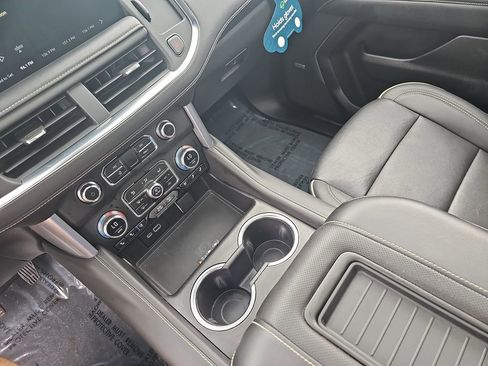 Certified 2023 GMC Yukon XL SLT AWD/4WD image 28