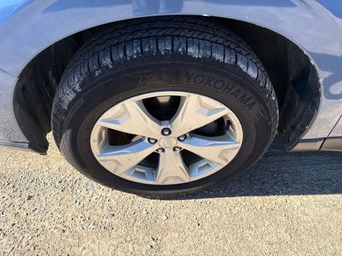 Used 2015 Subaru Forester 2.5i Premium w/ All-Weather Package AWD/4WD image 6