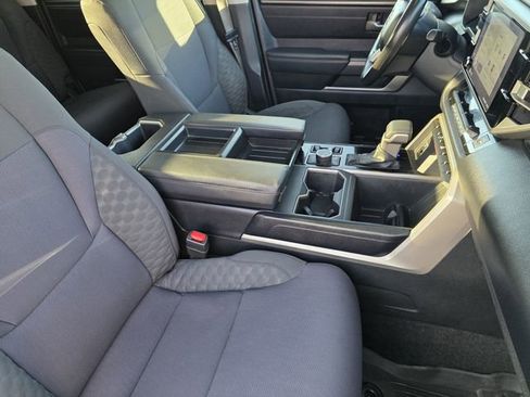 Used 2022 Toyota Tundra SR5 w/ SR5 Convenience Package image 11