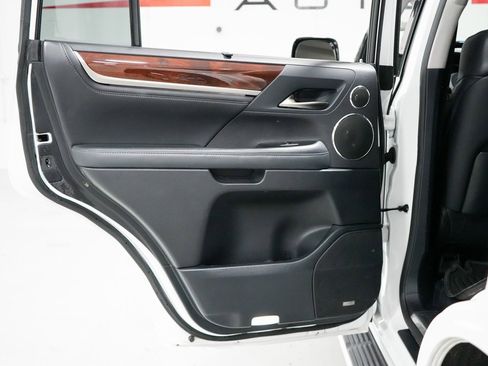 Used 2017 Lexus LX 570 4WD image 33