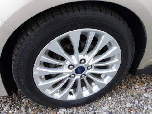 Used 2017 Ford C-MAX SE image 29