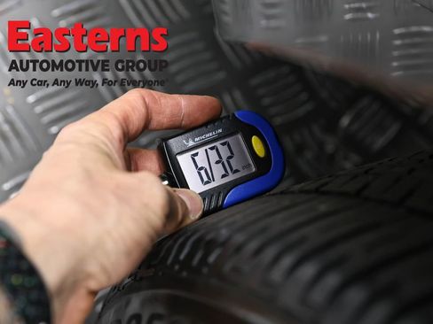 Used 2023 Dodge Challenger SXT image 25