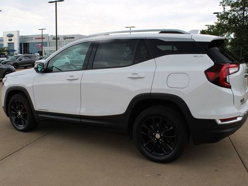 Used 2023 GMC Terrain SLT AWD/4WD image 15