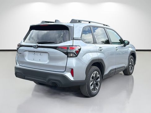 Used 2026 Subaru Forester Premium AWD/4WD image 3