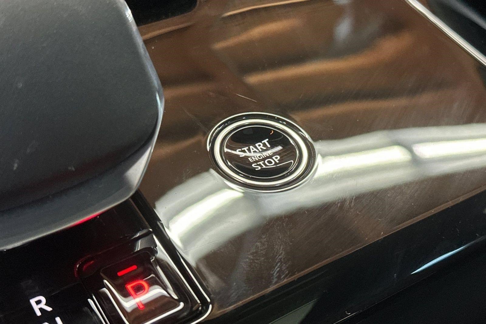 New 2026 Land Rover Range Rover Sport Dynamic SE AWD/4WD image 17