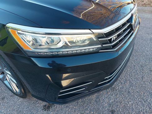 Used 2019 Volkswagen Passat 2.0T SE R-Line image 34