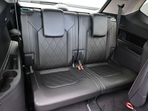 Used 2025 Volkswagen Atlas SEL Premium R-Line AWD/4WD image 43