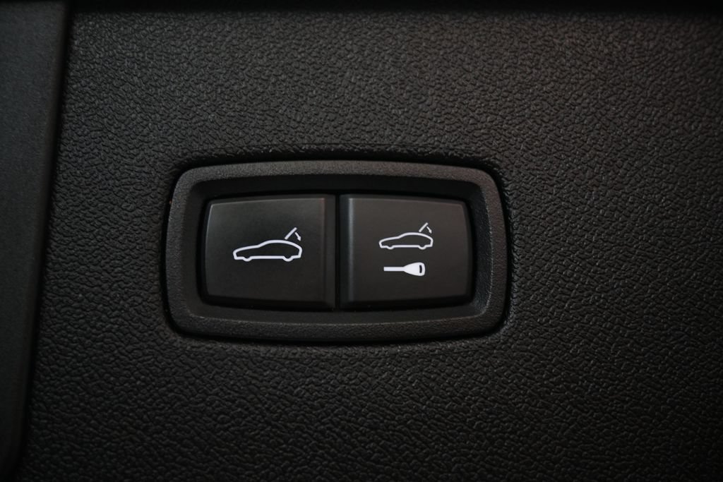 Certified 2022 Porsche Cayenne AWD/4WD image 32