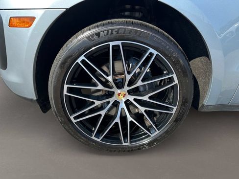 Used 2022 Porsche Macan AWD/4WD image 10