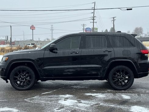 Used 2019 Jeep Grand Cherokee Altitude image 5