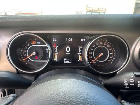 Used 2022 Jeep Wrangler Sport AWD/4WD image 16