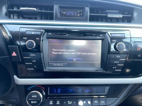 Used 2016 Toyota Corolla LE image 32