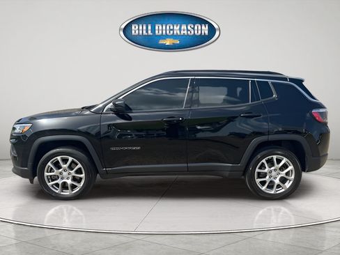 Used 2023 Jeep Compass Latitude AWD/4WD image 4