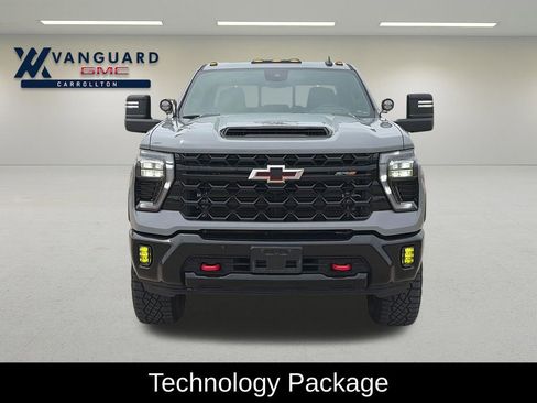 Used 2024 Chevrolet Silverado 2500 ZR2 w/ Technology Package AWD/4WD image 2