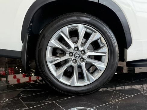 Used 2021 Toyota Highlander Limited AWD/4WD image 37