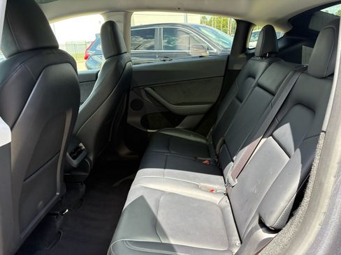 Used 2023 Tesla Model Y 2WD image 19