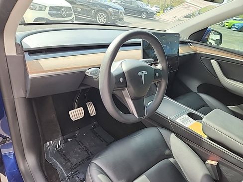 Used 2022 Tesla Model Y Performance image 21