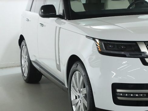 Used 2025 Land Rover Range Rover SE AWD/4WD image 12