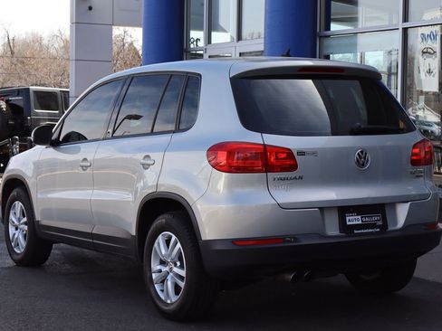 Used 2012 Volkswagen Tiguan S image 3