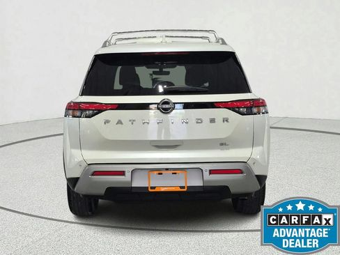 Used 2023 Nissan Pathfinder SL FWD image 8
