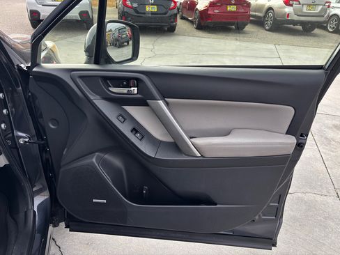 Used 2014 Subaru Forester 2.5i Touring image 28