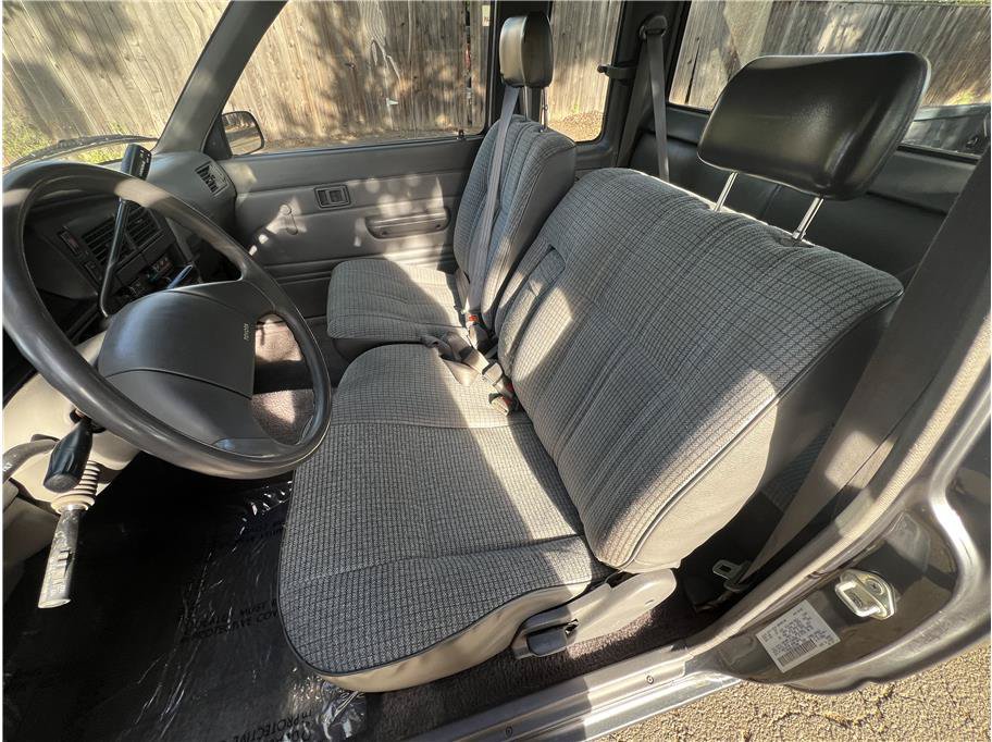 Used 1990 Toyota Pickup Deluxe RWD image 13