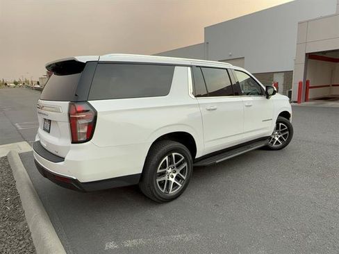 Used 2021 Chevrolet Suburban LT AWD/4WD image 34