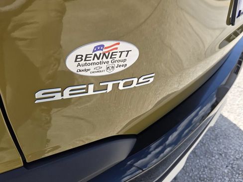 Used 2024 Kia Seltos SX w/ SX Sunroof Package AWD/4WD image 16