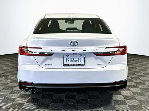 Used 2025 Toyota Camry SE w/ Convenience Package FWD image 7