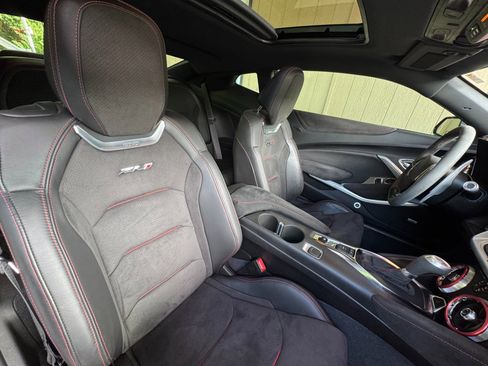 Used 2022 Chevrolet Camaro ZL1 RWD image 21