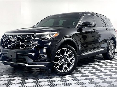 Used 2025 Ford Explorer Platinum w/ Ultimate Package RWD image 2