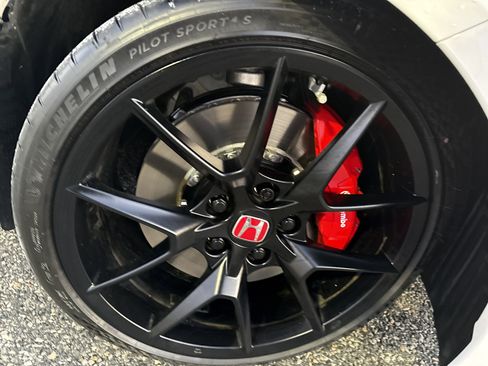 Used 2025 Honda Civic Type R image 11