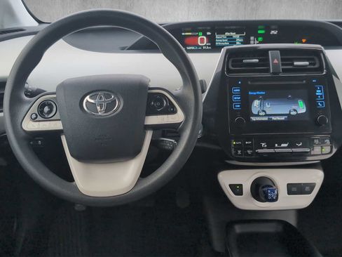 Used 2018 Toyota Prius Two image 14