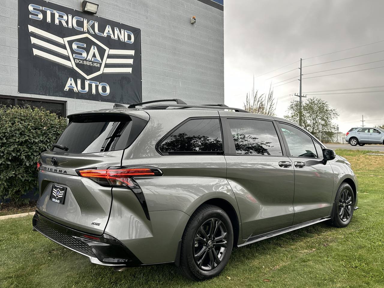 Used 2026 Toyota Sienna XSE AWD/4WD image 7