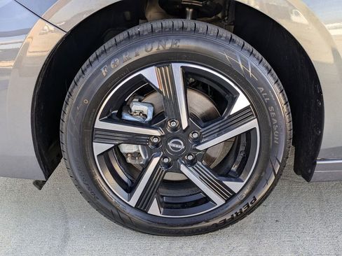 Used 2024 Nissan Sentra SV image 31