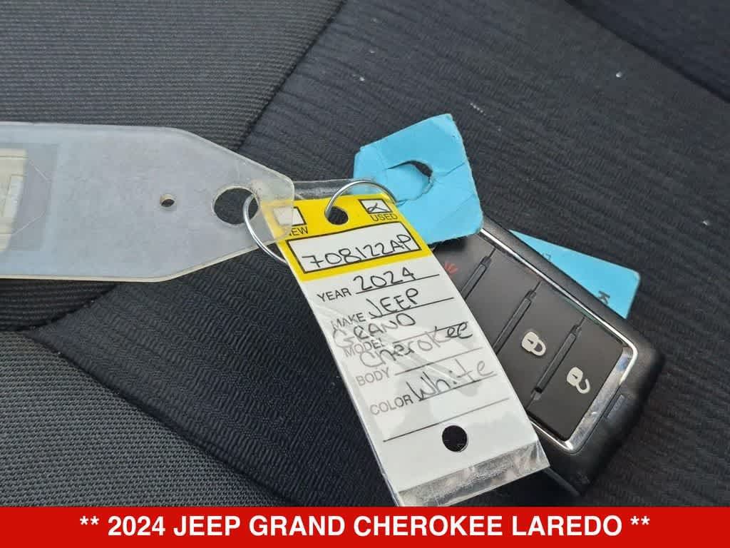 Used 2024 Jeep Grand Cherokee Laredo RWD image 30