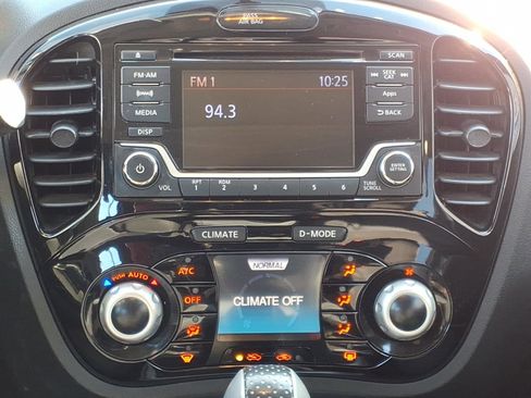 Used 2015 Nissan Juke SV FWD image 6