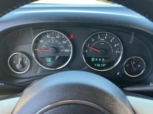 Used 2018 Jeep Wrangler Unlimited Sport image 22