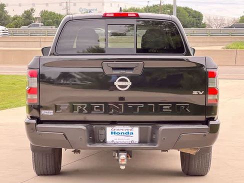 Used 2022 Nissan Frontier SV RWD image 6