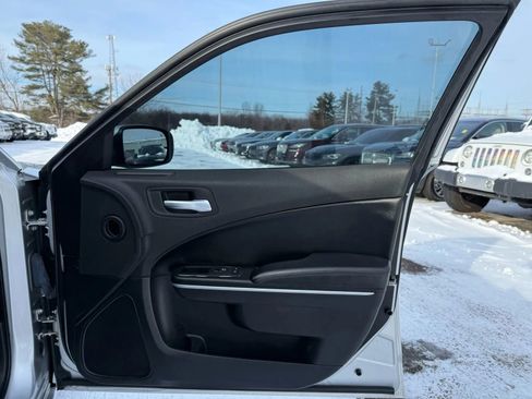 Used 2021 Dodge Charger SXT w/ Leather Interior Group image 21