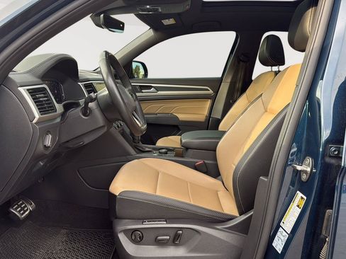 Certified 2021 Volkswagen Atlas Cross Sport SEL R-Line AWD/4WD image 3