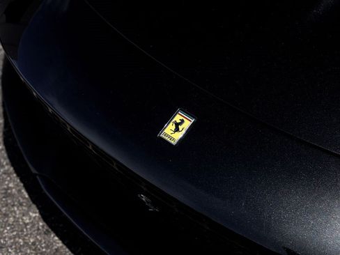 Used 2022 Ferrari Roma RWD image 41