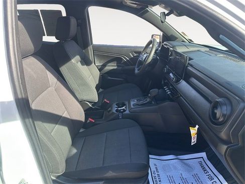 Used 2024 Chevrolet Colorado W/T image 15
