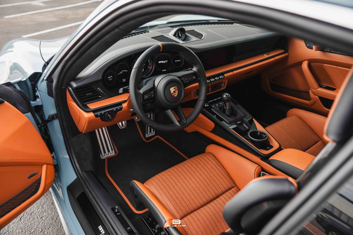 Used 2024 Porsche 911 GT2 RS RWD image 33