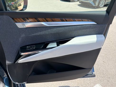 Certified 2025 Cadillac Escalade Sport Platinum AWD/4WD image 39